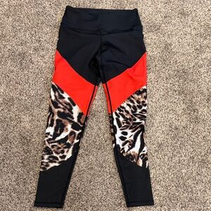 Womens Black and orange Leopard Print Leggings-M